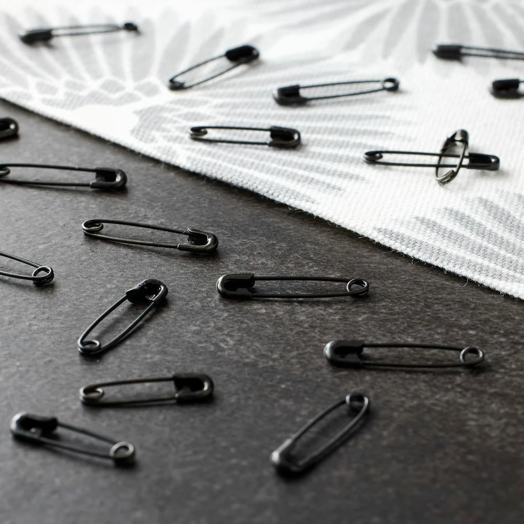 Outlet β¨ Loops & Threads™ Safety Pins, Black π 4 Outlet β¨ Loops & Threads™ Safety Pins, Black π - Image 2